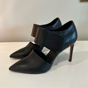Vince Black Capri Pumps Heels leather Ankle Wrap Size 7.5